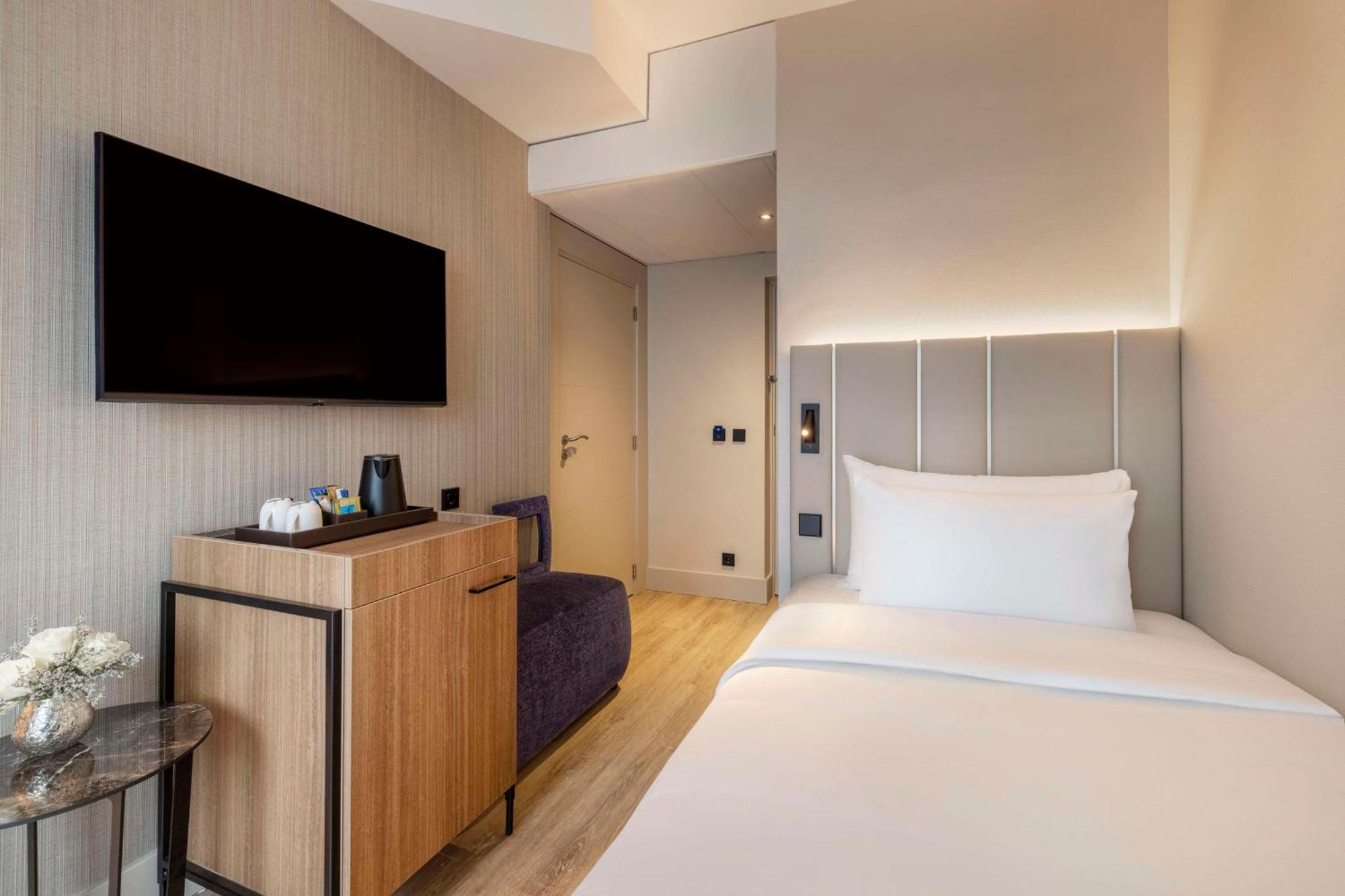 Hotel Nh Leidseplein 4*